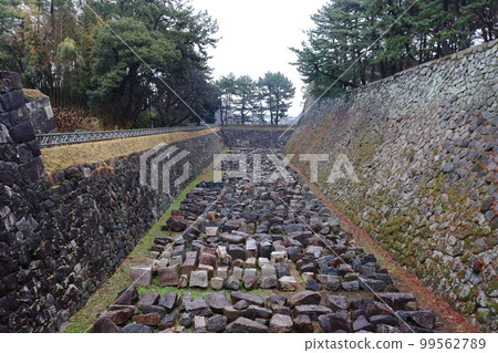 名古屋城北側的旱壕（東北角砲塔） 99562789
