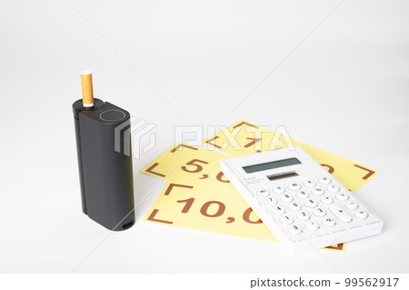 加熱的香煙和金錢的形象 99562917