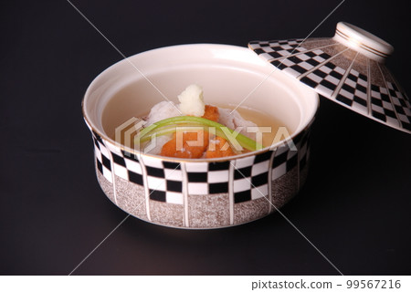 Steamed kaiseki cuisine served for dinner at a Japanese-style inn 99567216