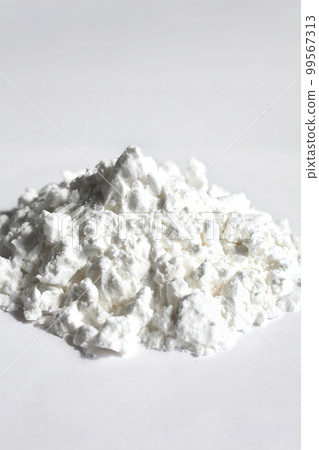 Potato starch white background 99567313