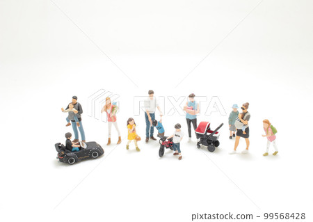 a many family with children group isolated 99568428