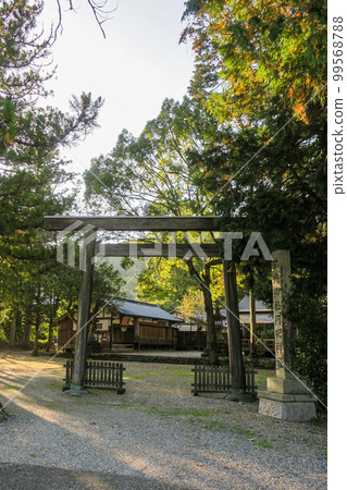 奈良宇田市安藝神社鳥居(縱向) 奈良宇田市安藝神社鳥居(縱向) 99568788