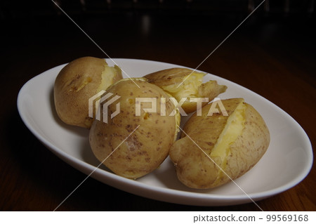 Boiled potatoes with soft skin 99569168