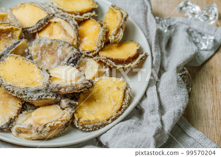 盤子裡的海鮮配料生鮑魚 99570204