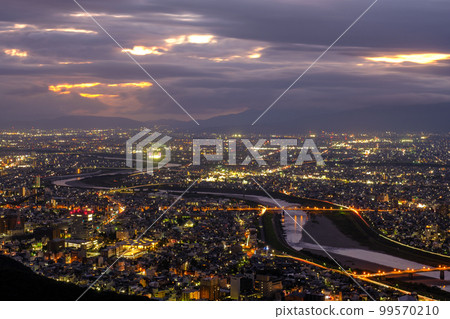 金華山展望台的夜景(岐阜縣岐阜市) 金華山展望台的夜景(岐阜縣岐阜市) 99570210