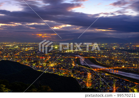Night view from Kinkazan observatory (Gifu City, Gifu Prefecture) Night view from Kinkazan observatory (Gifu City, Gifu Prefecture) 99570211