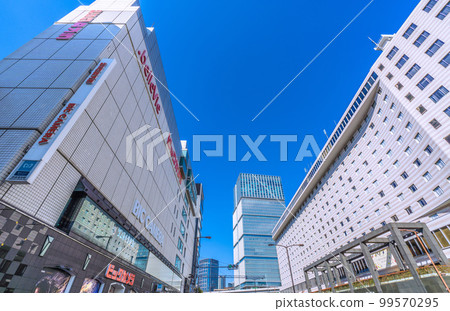 日本東京市容,遠眺赤坂見附站、Bic Camera、東急廣場等街道。 日本東京市容,遠眺赤坂見附站、Bic Camera、東急廣場等街道。 99570295
