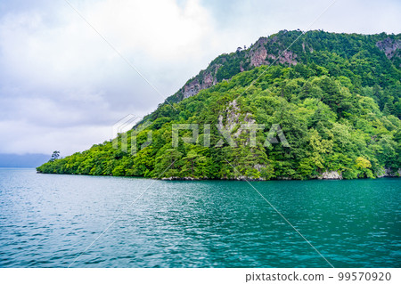 Scenery of Lake Towada on a sightseeing boat (Aomori Prefecture) 99570920