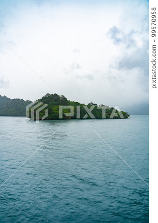 Scenery of Lake Towada on a sightseeing boat (Aomori Prefecture) Scenery of Lake Towada on a sightseeing boat (Aomori Prefecture) 99570958