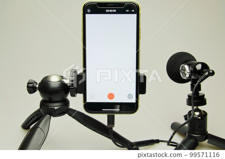 Video recording with smartphone and external microphone 99571116