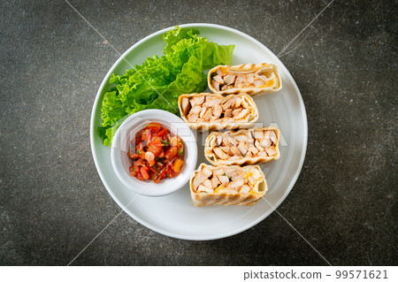 Mexican Quesadilla Chicken - Mexican food style Mexican Quesadilla Chicken - Mexican food style 99571621