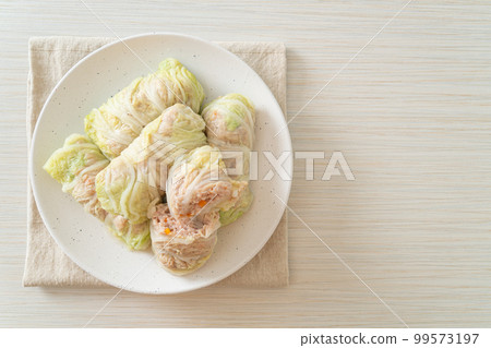 Minced Pork Wrapped in Chinese Cabbage or Steamed Cabbage Stuff Mince Pork 99573197