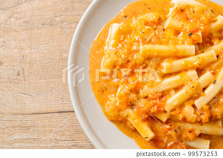 rigatoni penne pasta creamy tomato 99573253