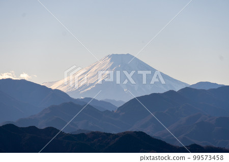 Mt.Fuji seen from Mt.Takao from Mt.Jinba in winter Mt.Fuji seen from Mt.Takao from Mt.Jinba in winter 99573458