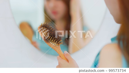 hair loss problem concept 99573734