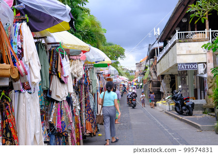 Ubud market in Bali bustling with tourists (February 2023) 99574831