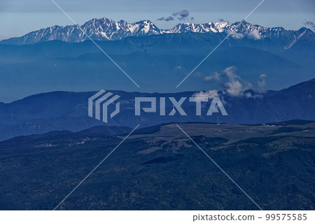 Kirigamine and spear / Hotaka mountain range seen from Yatsugatake mountain range / Iodake 99575585