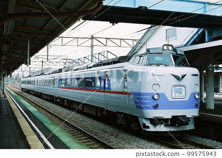 停靠瀧川的781系特急丁香 99575943