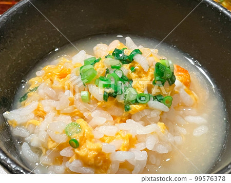 Egg rice porridge to finish the pot Egg rice porridge to finish the pot 99576378