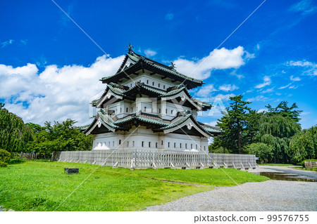 Hirosaki Castle tower in sunny weather (Hirosaki City, Aomori Prefecture) Hirosaki Castle tower in sunny weather (Hirosaki City, Aomori Prefecture) 99576755