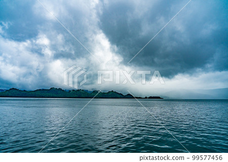Scenery of Lake Towada on a sightseeing boat (Aomori Prefecture) 99577456