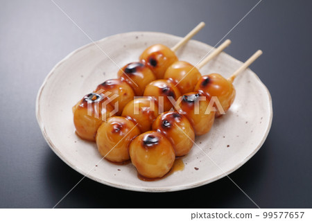 Mitarashi dumpling  99577657