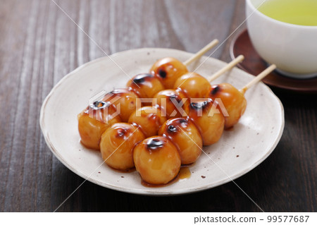Mitarashi dumpling  99577687