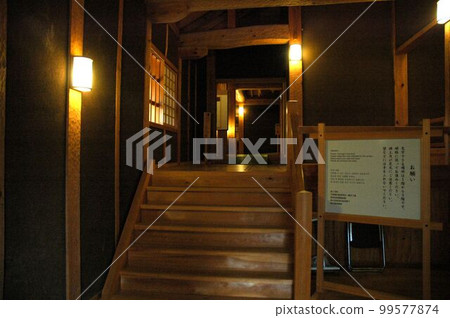 Inside Kumamoto Castle and Iida Maru before the Kumamoto earthquake (photographed in 2008) 99577874