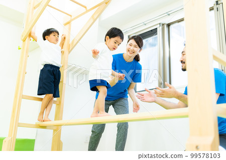 Balance Beam Training for Toddlers Balance Beam Training for Toddlers 99578103