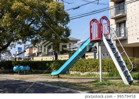 公園遊樂場滑梯 99579458