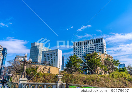 日本東京城市景觀 四谷站前上智大學等城市景觀 日本東京城市景觀 四谷站前上智大學等城市景觀 99579607