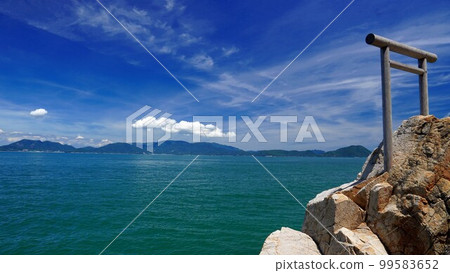 Torii at Takei Kannon Cape [Ajicho, Takamatsu City, Kagawa Prefecture] 7 99583652