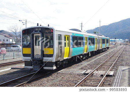 Suigun Line Hitachidaigo Station Local Train Kiha 130 99583893