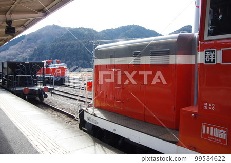 水軍線日立岱吾站DE10機車交換站 99584622