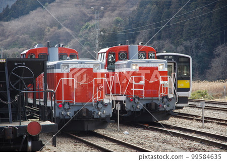 Suigun Line Hitachidaigo Station DE10 locomotive shunting Suigun Line Hitachidaigo Station DE10 locomotive shunting 99584635