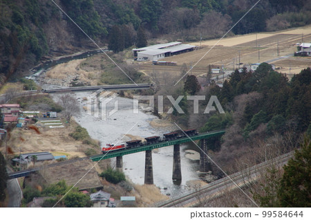 Suigun Line Shimotsuke No. 7 Kujigawa Bridge Overhead View DE10 Construction Train 99584644