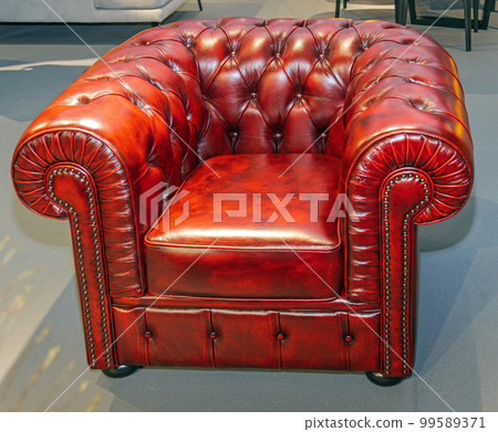 Tufted Red Leather Armchair Tufted Red Leather Armchair 99589371