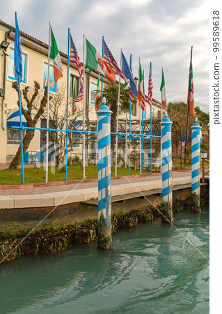 Usa Italy Flags Poles Usa Italy Flags Poles 99589618