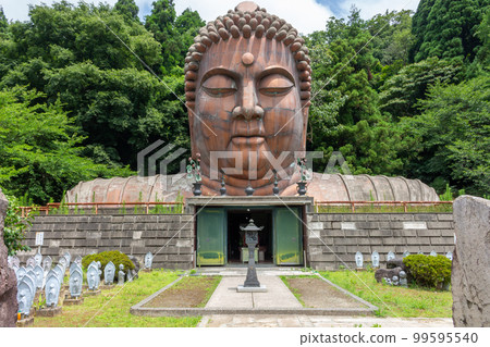The Shakyamuni Daibutsu Buddha at Hanibe caves, Japan. The Shakyamuni Daibutsu Buddha at Hanibe caves, Japan. 99595540