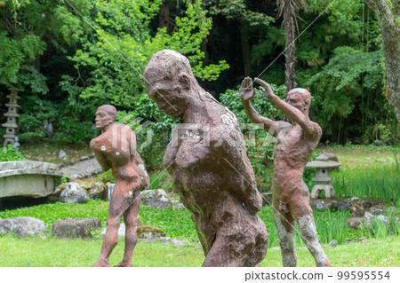 Sculptures by Tsugata Yuma, at Hanibe Caves, Japan. 99595554
