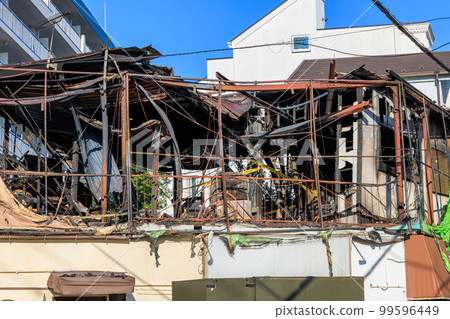 二樓被火燒毀的建築物 二樓被火燒毀的建築物 99596449