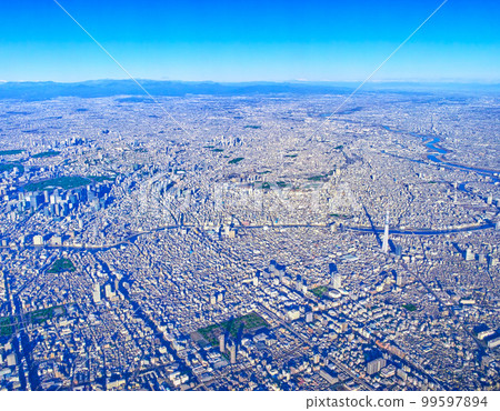 Panoramic view of central Tokyo seen from above Kameido, Tokyo shining in the morning sun (aerial photography) Panoramic view of central Tokyo seen from above Kameido, Tokyo shining in the morning sun (aerial photography) 99597894
