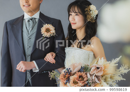 Wedding bride and groom 99598619