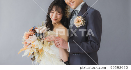 Wedding bride and groom 99598650