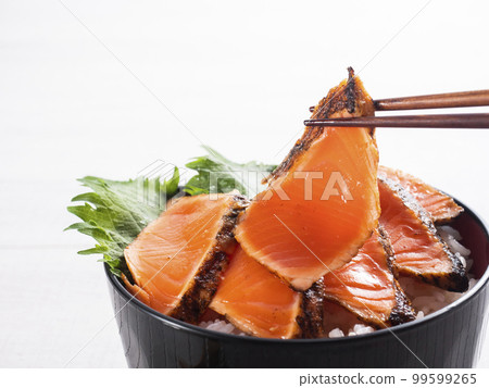 Broiled silver salmon rice bowl 99599265