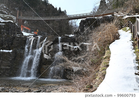 福島縣土湯溫泉瀑布吊橋 99600793