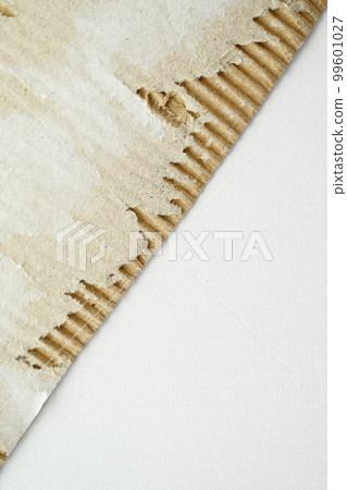 torn brown carton box texture background 99601027