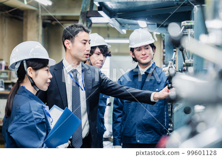 people working in the field 99601128