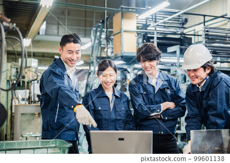 people working in the field 99601138