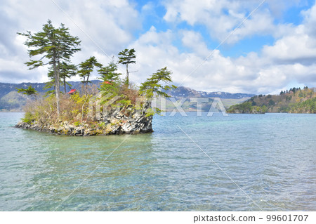 Aomori Lake Towada with blue sky and fresh greenery Aomori Lake Towada with blue sky and fresh greenery 99601707
